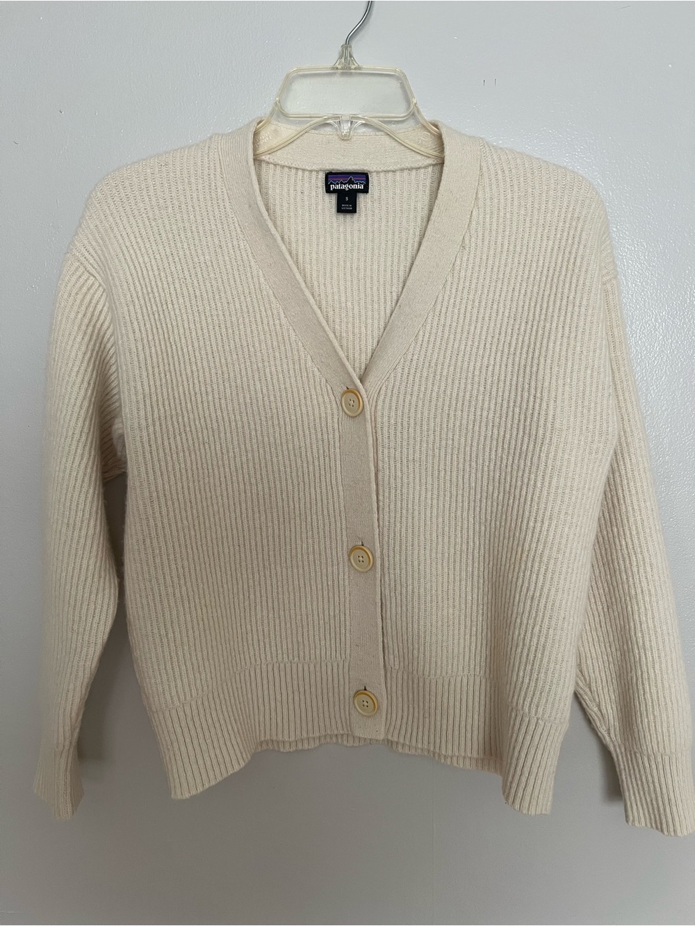 Patagonia Cream Ribbed Button-Front Cardigan Sweater Small